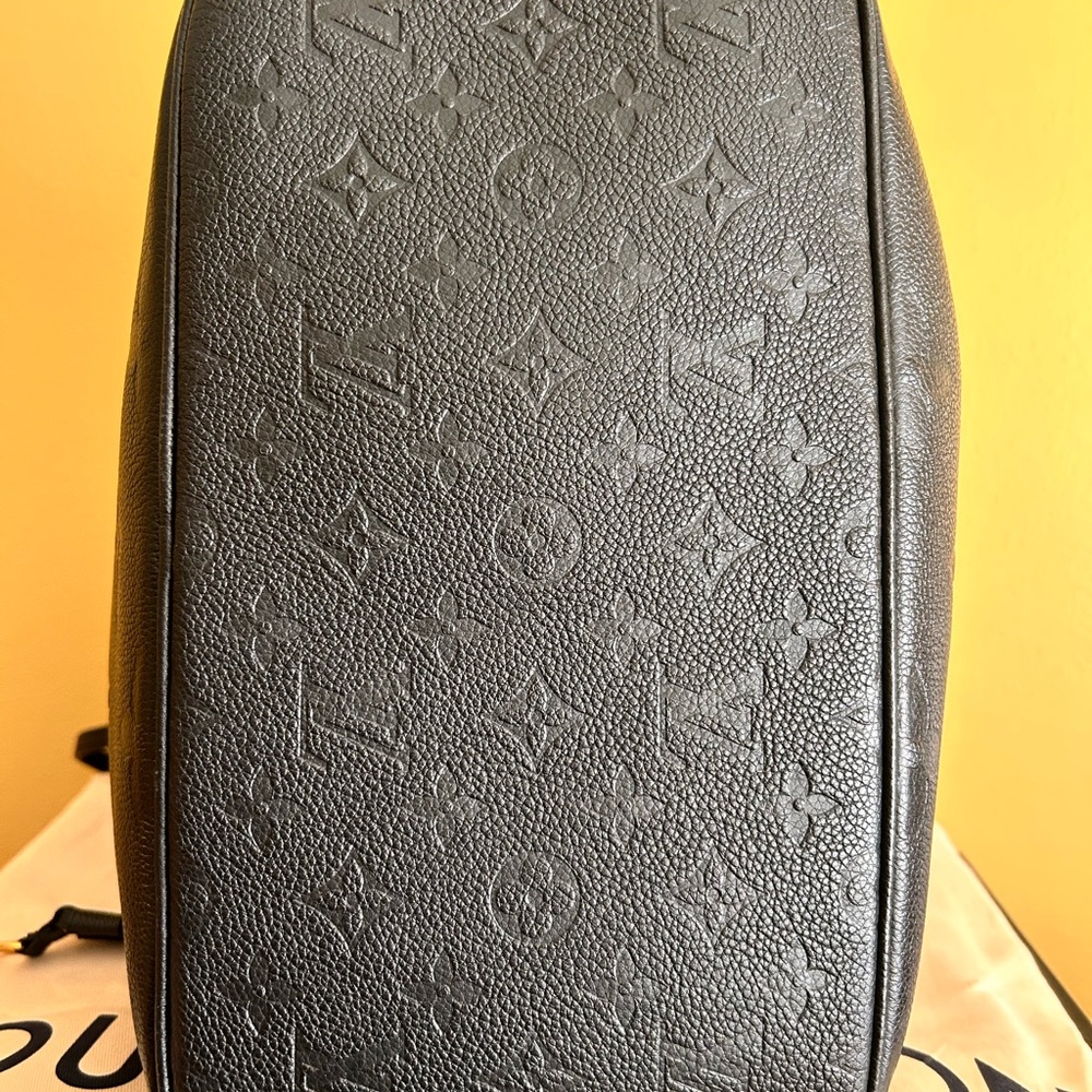 Louis Vuitton Neverfull MM - Picture 7 of 15